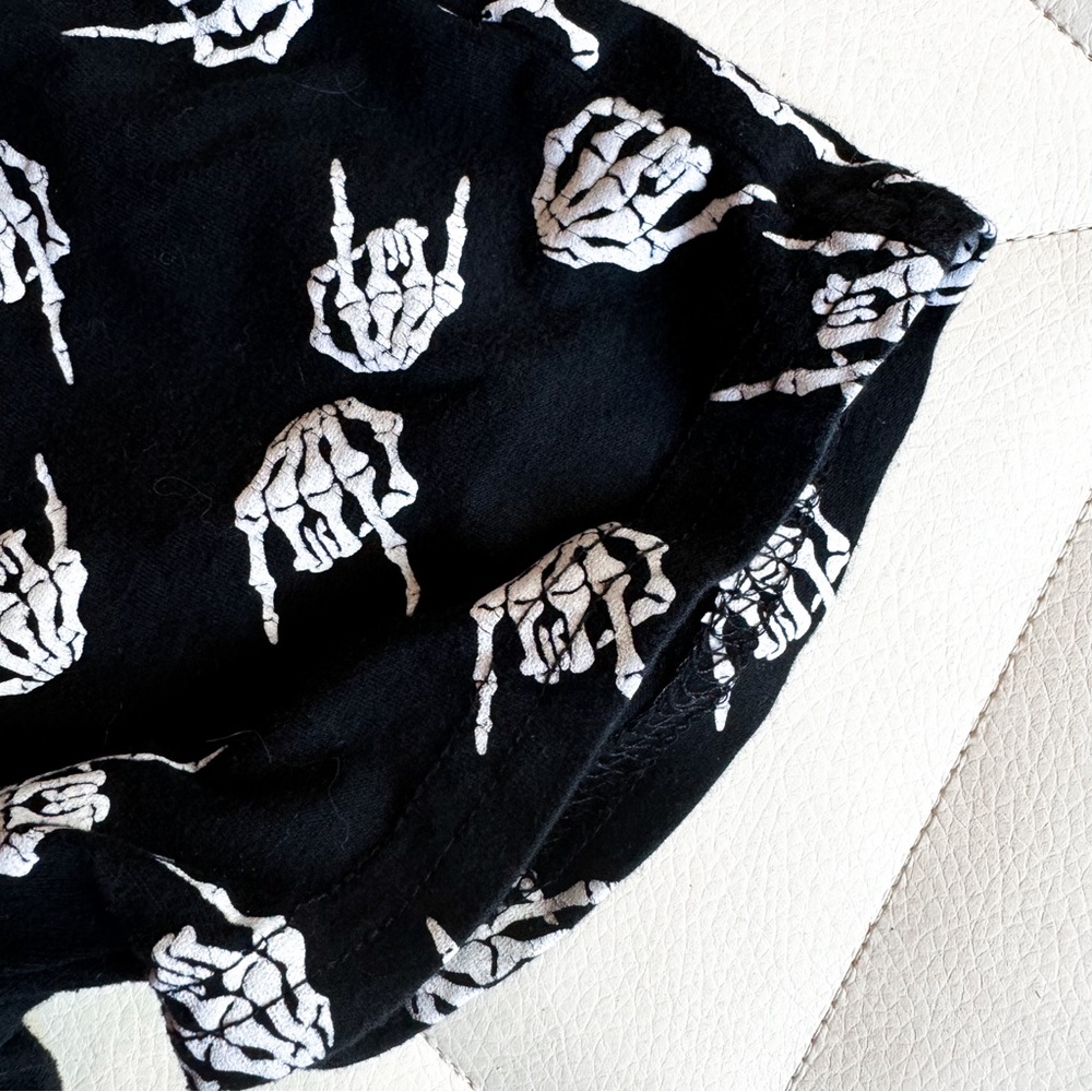 Temu • Shorts - Picture 2 of 4